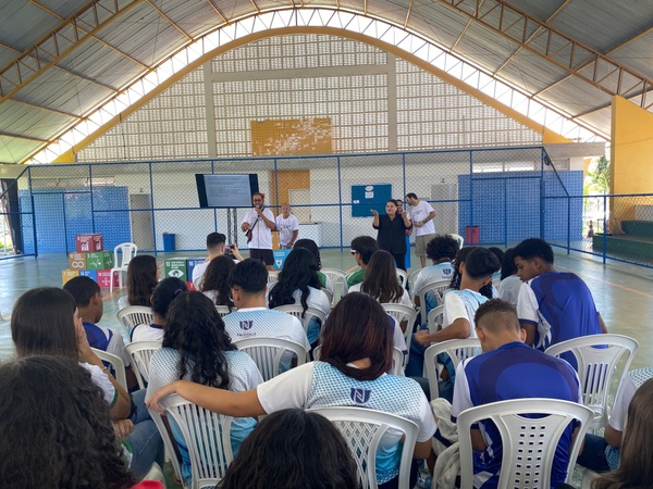 Ação nas Escolas